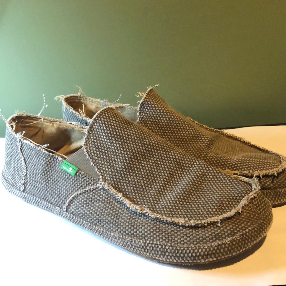 Sanuk mens shoes size 11 loafers/slip on